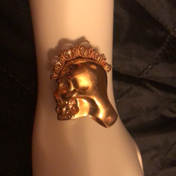 ‼️NEW INVENTORY‼️VINTAGE‼️Alexander McQueen Size 13 Gold Large Ring - Picture 5 of 5